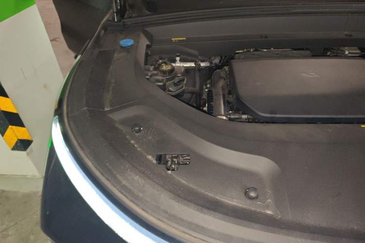 Used Li Auto L8 2023 Pro Model Engine Bay Right
