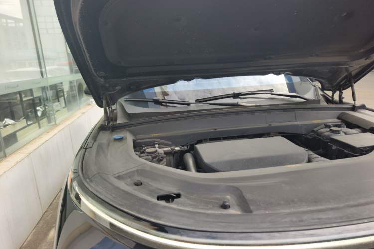 Used Li Auto L8 2023 Pro Model Engine Bay Right