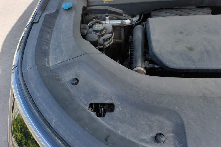 Used Li Auto L8 2023 Pro Model Engine Bay Right