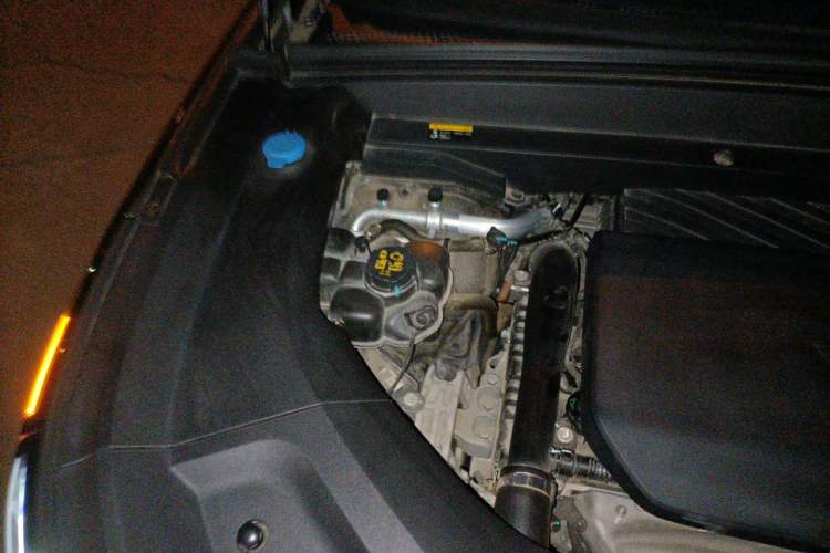 Used Li Auto L8 2023 Pro Model Engine Bay Right