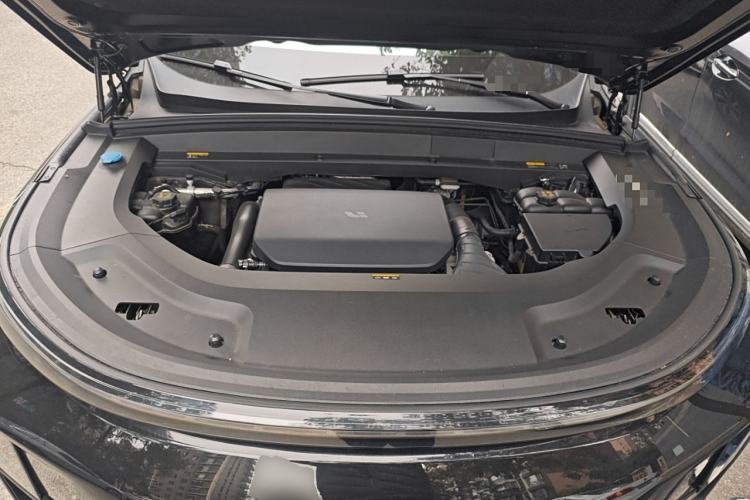 Used Li Auto L8 2023 Pro Model Engine Bay