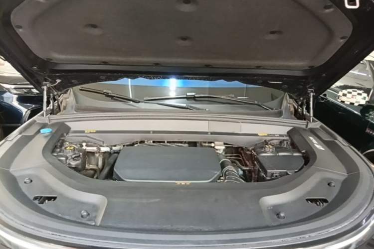 Used Li Auto L8 2023 Pro Model Engine Bay