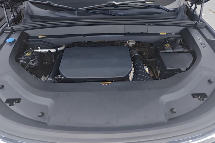 Used Li Auto L8 2023 Pro Model Engine Bay