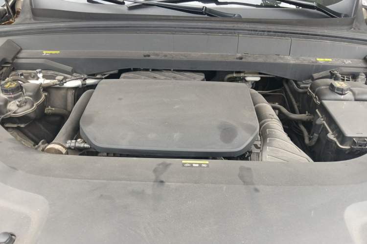Used Li Auto L8 2023 Pro Model Engine Bay