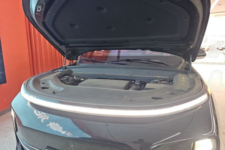 Used Li Auto L8 2023 Pro Model Engine Bay