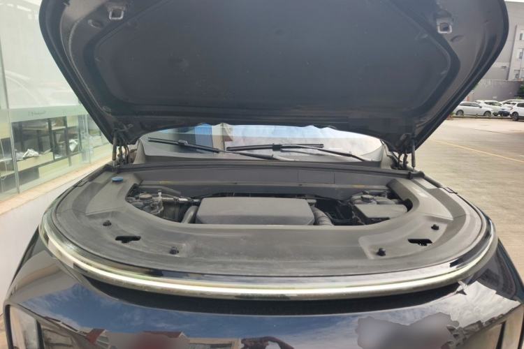 Used Li Auto L8 2023 Pro Model Engine Bay