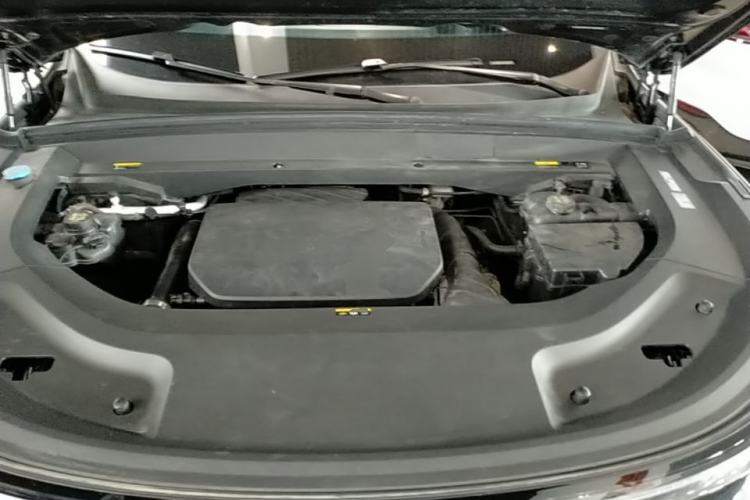Used Li Auto L8 2023 Pro Model Engine Bay