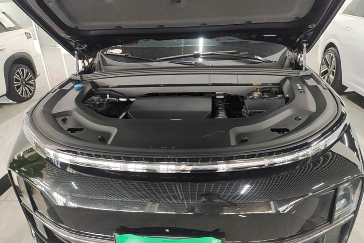Used Li Auto L8 2023 Pro Model Engine Bay
