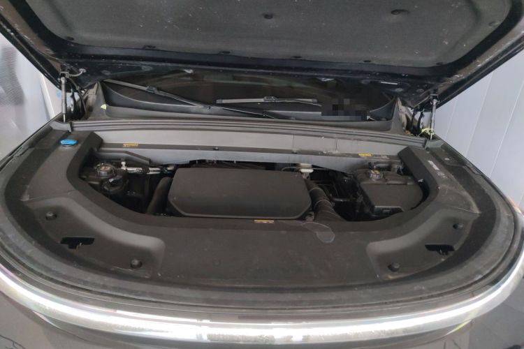 Used Li Auto L8 2023 Pro Model Engine Bay