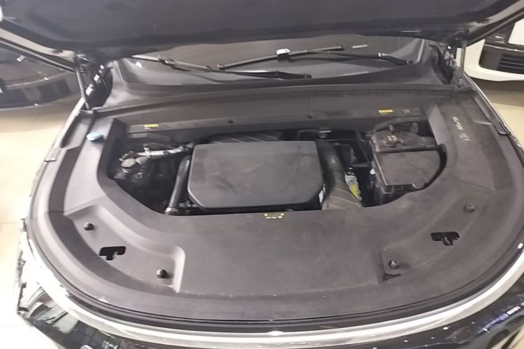 Used Li Auto L8 2023 Pro Model Engine Bay