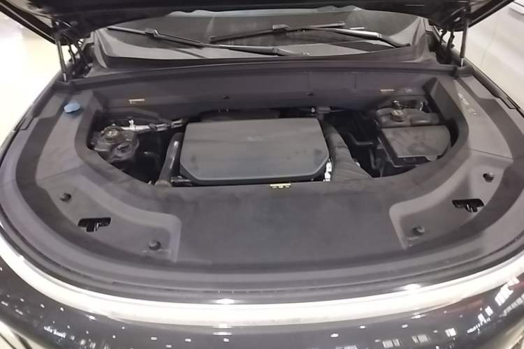 Used Li Auto L8 2023 Pro Model Engine Bay