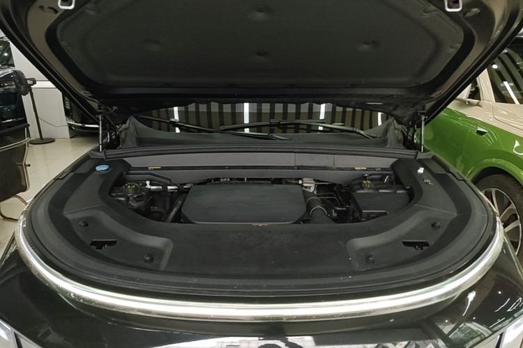 Used Li Auto L8 2023 Pro Model Engine Bay