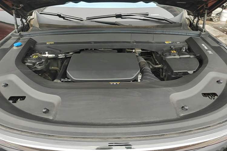 Used Li Auto L8 2023 Pro Model Engine Bay
