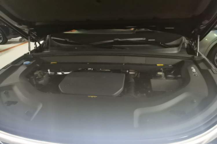 Used Li Auto L8 2023 Pro Model Engine Bay