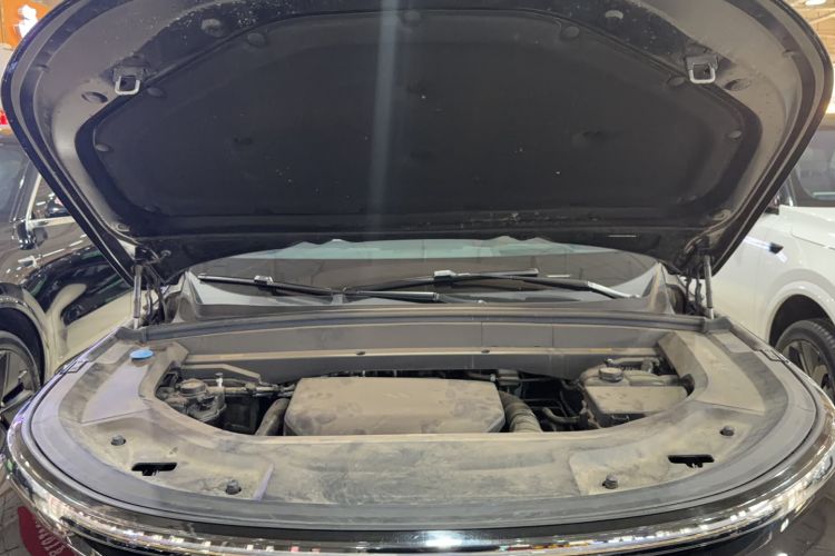 Used Li Auto L8 2023 Pro Model Engine Bay