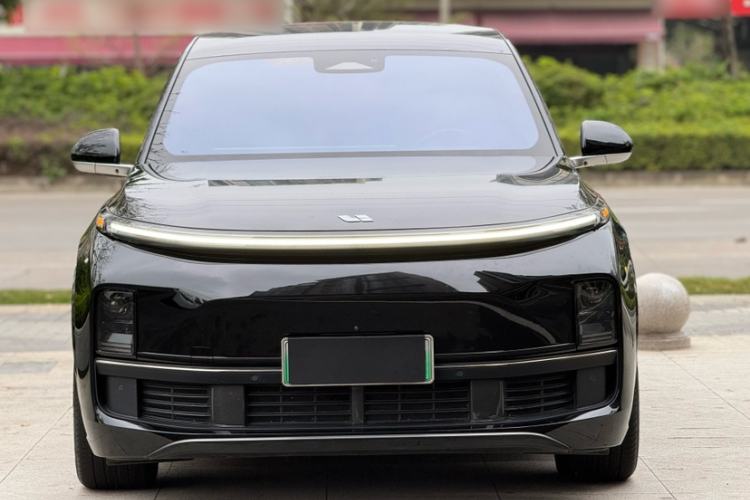Used Li Auto L8 2023 Pro Model Exterior 1