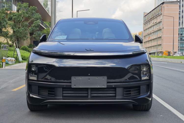 Used Li Auto L8 2023 Pro Model Exterior 1