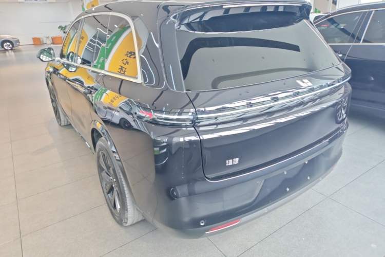 Used Li Auto L8 2023 Pro Model Exterior 2
