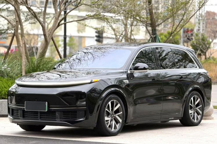 Used Li Auto L8 2023 Pro Model Exterior 2