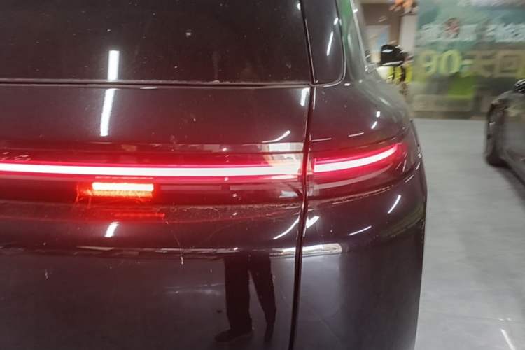 Used Li Auto L8 2023 Pro Model Exterior 3