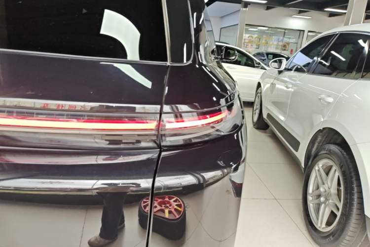 Used Li Auto L8 2023 Pro Model Exterior 3