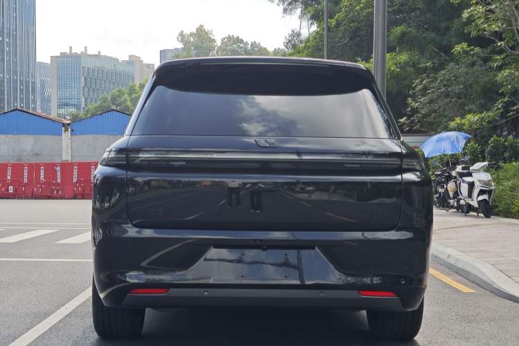 Used Li Auto L8 2023 Pro Model Exterior 3