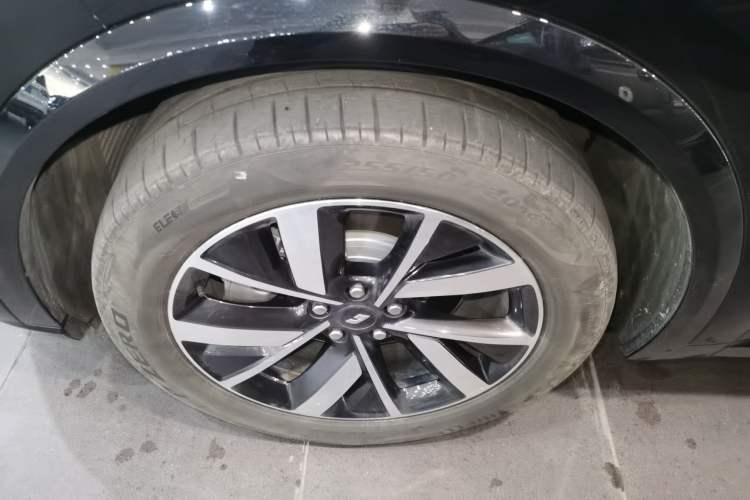 Used Li Auto L8 2023 Air model Exterior 3