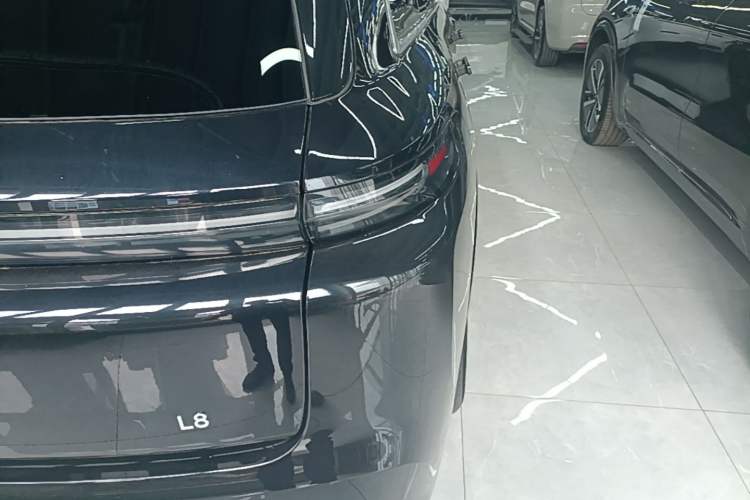 Used Li Auto L8 2023 Pro Model Exterior 3
