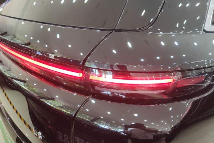 Used Li Auto L8 2023 Pro Model Exterior 3