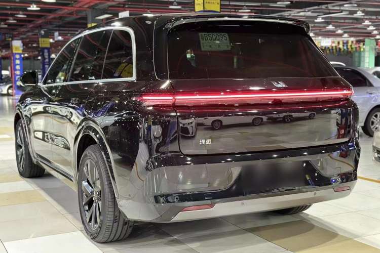 Used Li Auto L8 2023 Pro Model Exterior 3