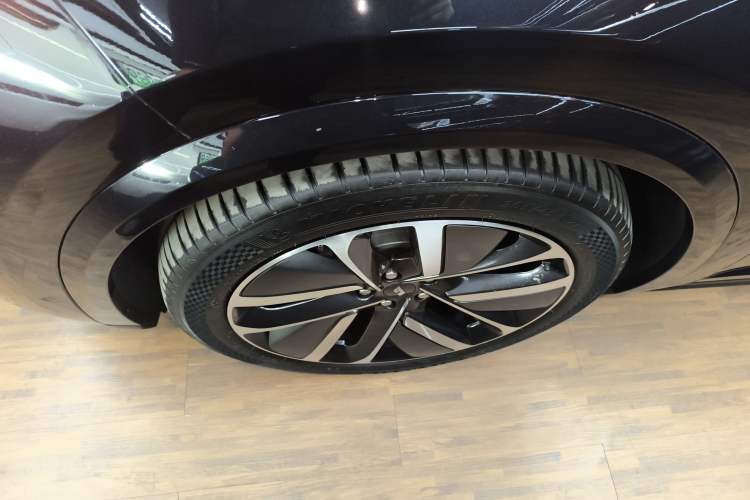 Used Li Auto L8 2023 Max model Exterior 4
