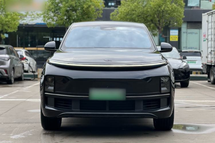 Used Li Auto L8 2023 Pro Model Exterior 4