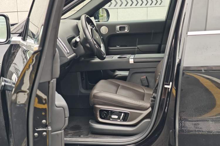 Used Li Auto L8 2023 Pro Model Exterior 4