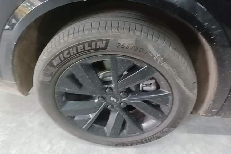 Used Li Auto L8 2023 Pro Model Exterior 5