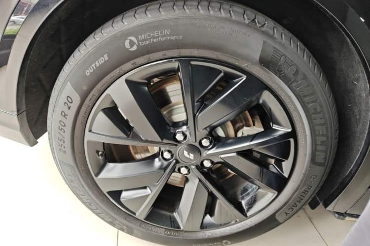 Used Li Auto L8 2023 Pro Model Exterior 5