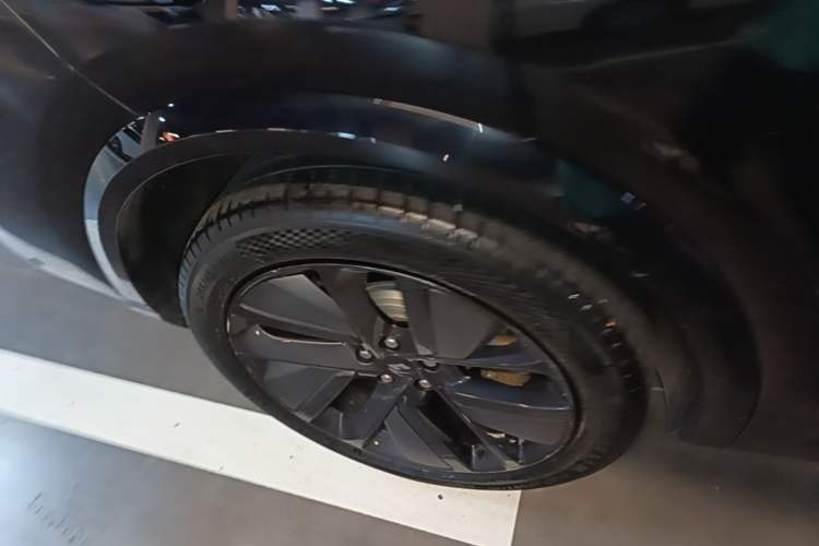Used Li Auto L8 2023 Max model Exterior 5