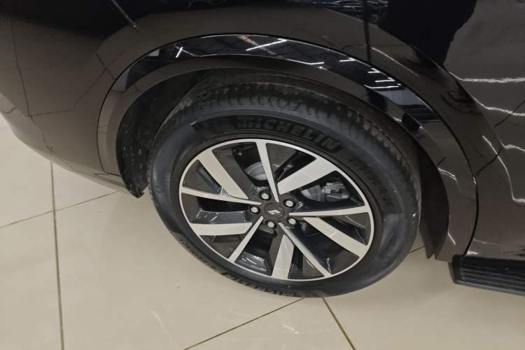 Used Li Auto L8 2023 Pro Model Exterior 5