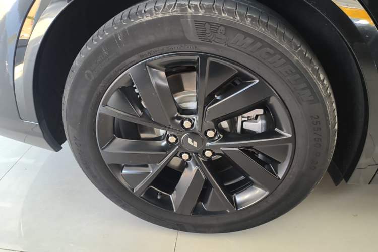 Used Li Auto L8 2023 Pro Model Exterior 5