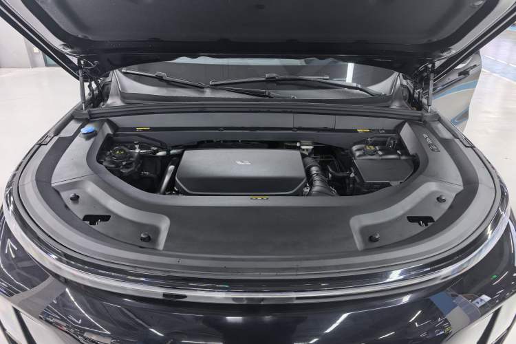 Used Li Auto L8 2023 Pro Model Exterior 5