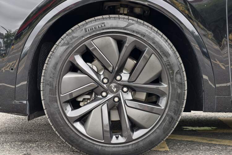 Used Li Auto L8 2023 Pro Model Exterior 7
