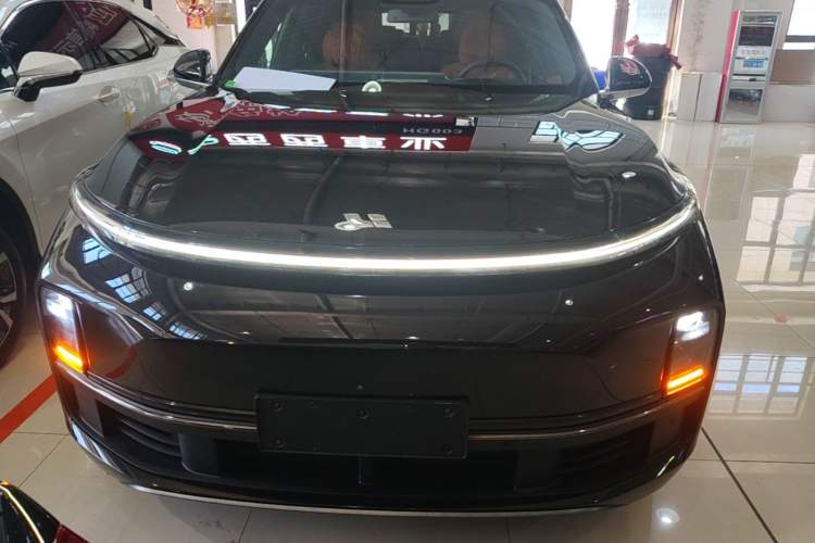 Used Li Auto L8 2023 Pro Model Front