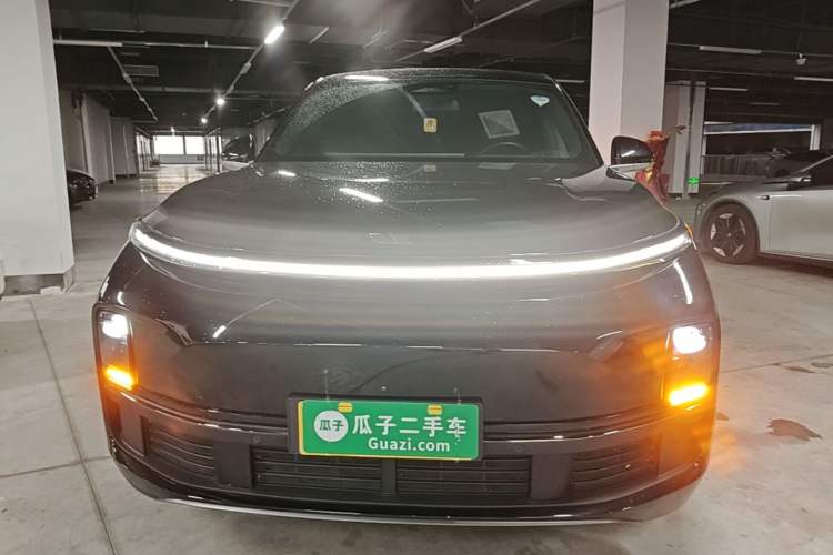 Used Li Auto L8 2023 Pro Model Front
