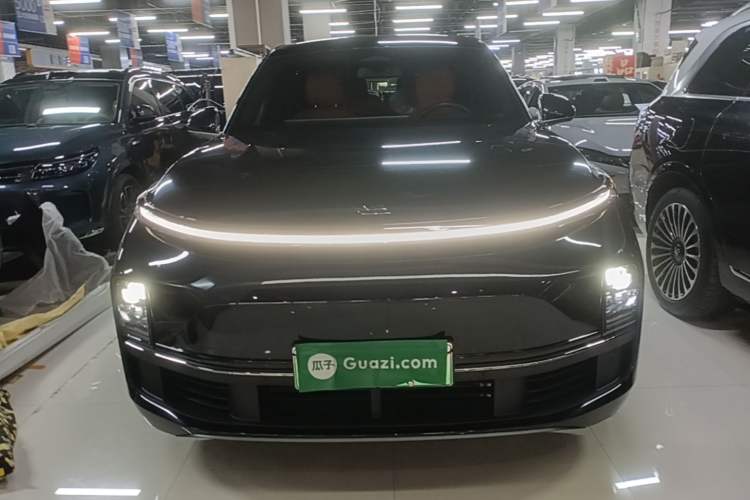 Used Li Auto L8 2023 Pro Model Front