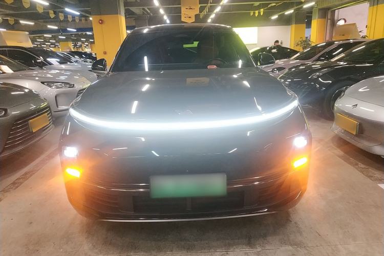 Used Li Auto L8 2023 Pro Model Front