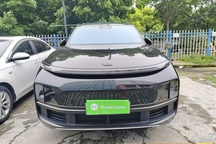 Used Li Auto L8 2023 Pro Model Front