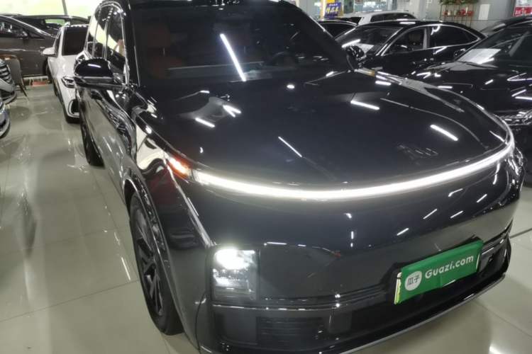Used Li Auto L8 2023 Max model Front Right 45 Deg