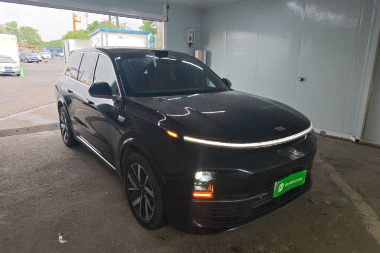 Used Li Auto L8 2023 Max model Front Right 45 Deg