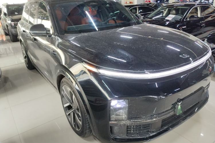 Used Li Auto L8 2023 Max model Front Right 45 Deg