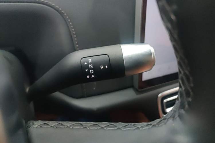 Used Li Auto L8 2023 Pro Model Gear Lever