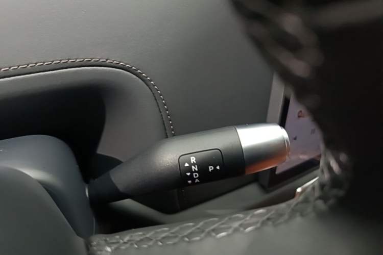 Used Li Auto L8 2023 Pro Model Gear Lever